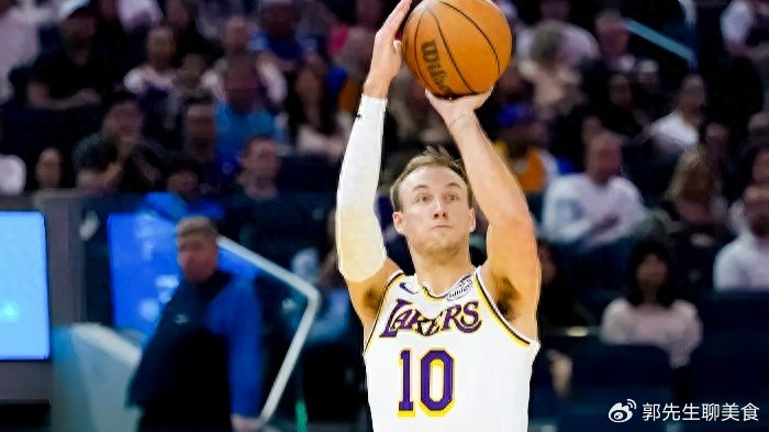 咪咕体育直播-湖人捡到宝了!50.3%三分射手改写紫金军团命运，东契奇喊“多投”|肯纳德|洛杉矶湖人队|卢卡-东契奇|卢克-肯纳德|卢克·肯纳德_新浪体育_新浪新闻