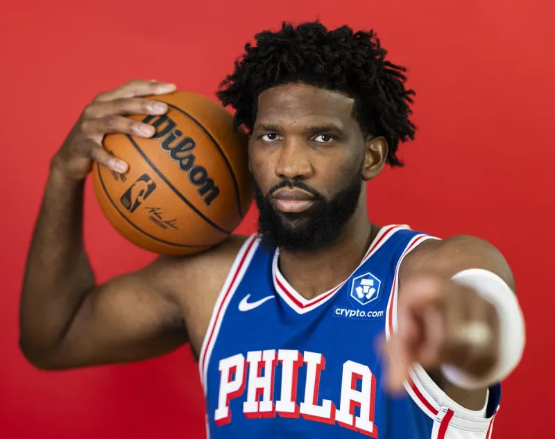 欧冠直播-32岁生日快乐！NBA官方晒照为乔尔-恩比德庆生