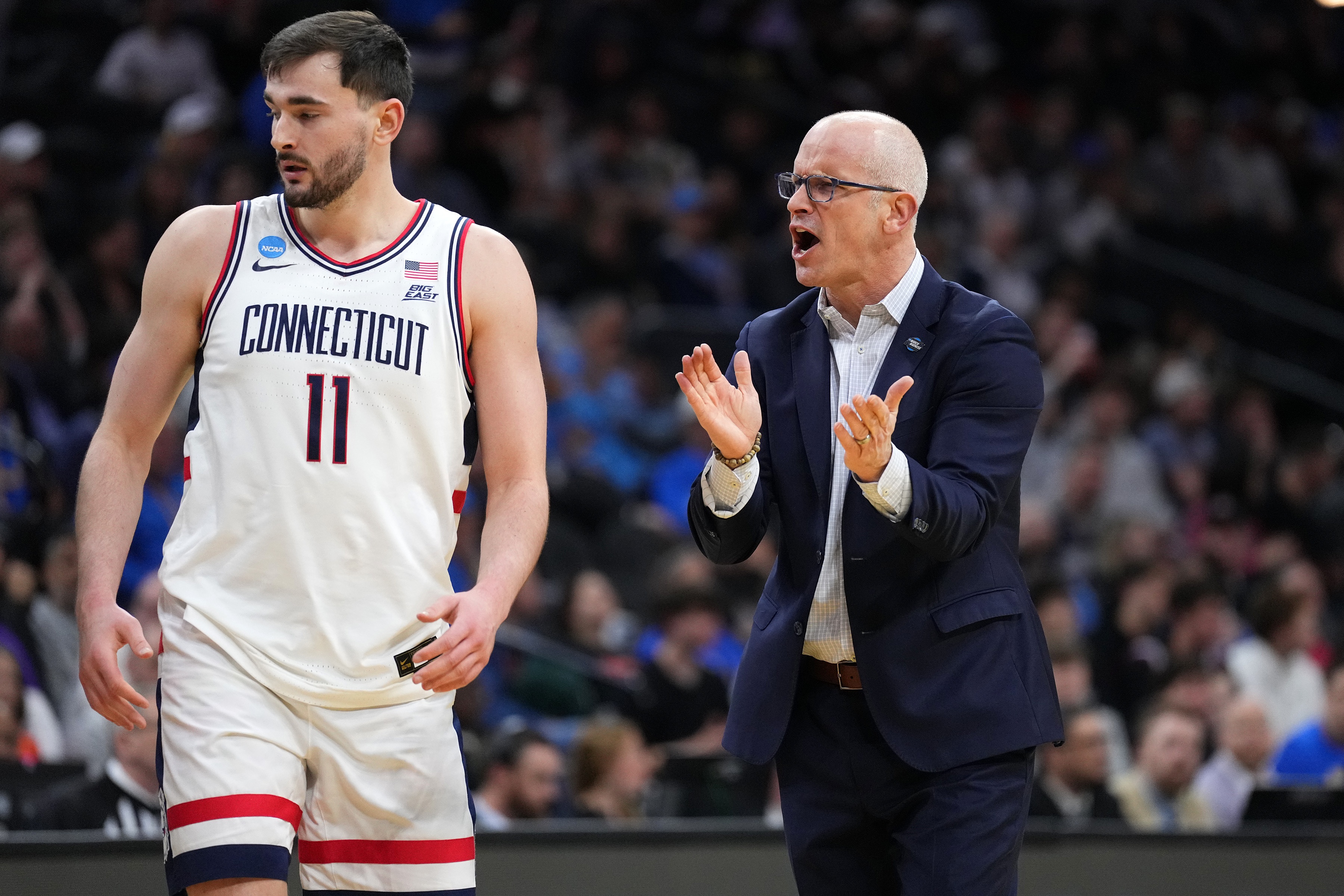 咪咕体育直播-次轮行情！卡拉班14中5拿到17分11板2助2断难阻球队失利